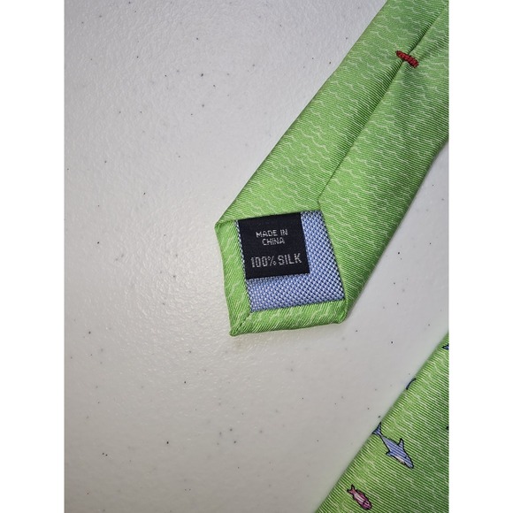 TOMMY HILFIGER Blue Shark Red Fish On Green Tie Silk Casual -340 - Picture 3 of 5